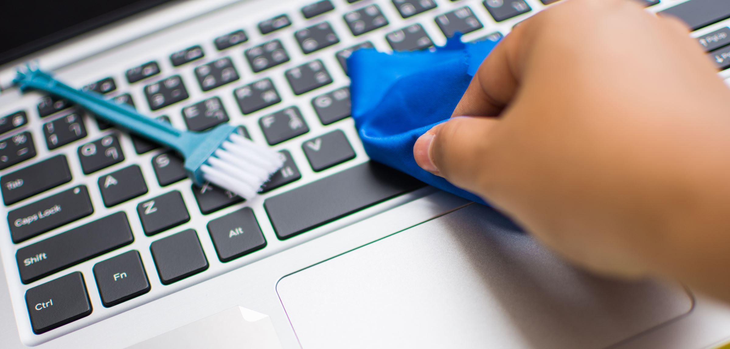 Comment nettoyer un clavier d'ordinateur portable ? - Blog de  ToucheDeClavier.com